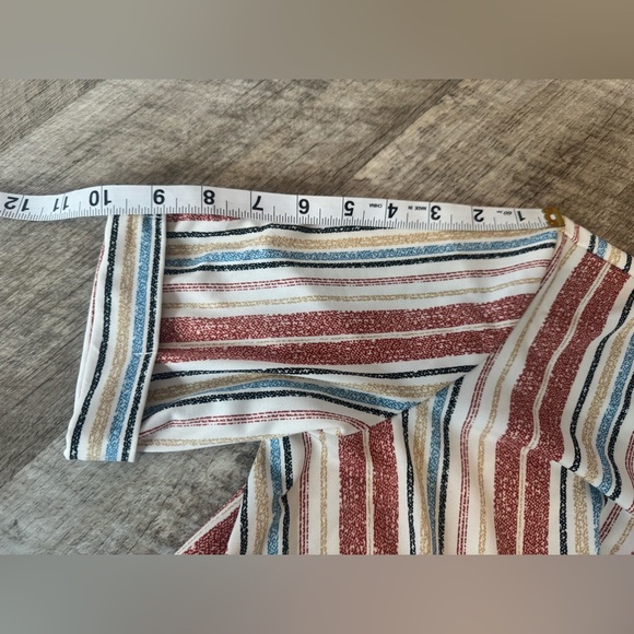 Perception Concept size MEDIUM striped blouse, front crossover/tie detail - Picture 8 of 11